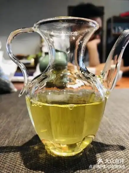 上海高端品茶工作室的茶室氛围与灯光设计